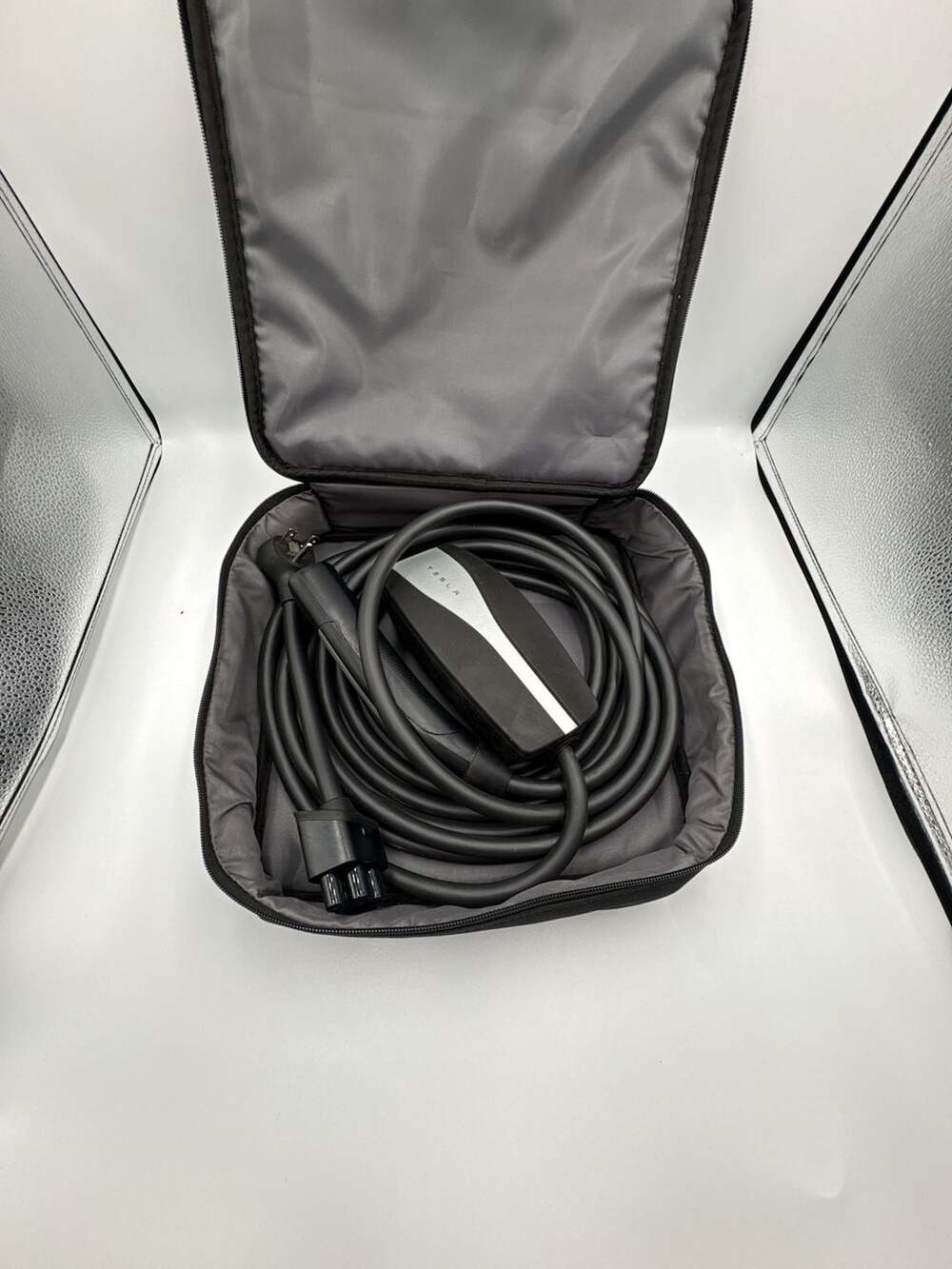 Tesla Gen 2 Universal Mobile Connector Charging Cable Bundle with Storage Case